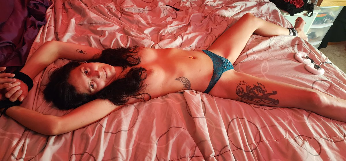 sbabyof1991's tweet photo. https://t.co/lJm9UDO3vq
tons of really spicy pictures and couple teasing videos and one 5 min video of me being eaten out and squirting the most i ever have. cum on over to my page babe!
#onlyfans #onlyfansgirl #tiedup #sex https://t.co/nv2M9UWH3b
