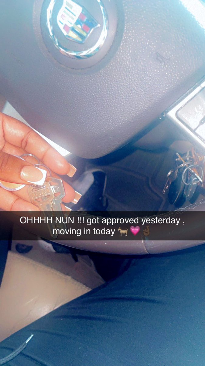keyaaf98's tweet photo. THEM KEYS WAS READY FOR PICK UP IM MOVIN IN !!! 🤏🏿🔑😍❤️ANIT NO BETTER FEELING 🥳🎉 my kids &amp; me &amp; my man moving on 🥰🥰 #igotapprovedagain 🤪🤪 https://t.co/uaF0JVLFv8