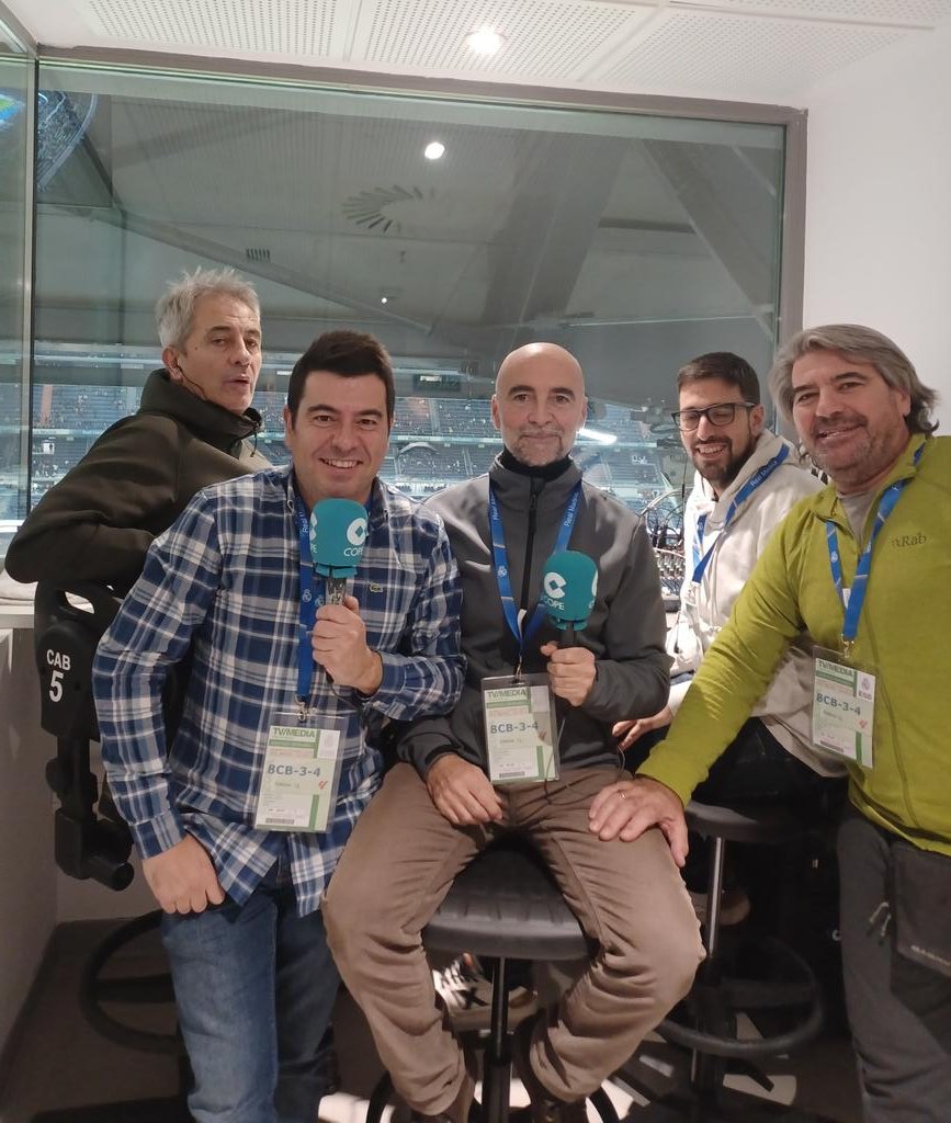 En el Santiago Bernabéu, para contar en @tjcope el Real Madrid - Valencia C. de F., con : 🎤 @lamacope 🎧 @MelchorRuizCope 🔌@sergiotalavr y @JCMatamorosS