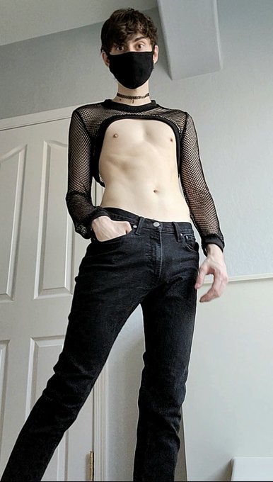 Club outfit? https://t.co/TIQnjm82uo