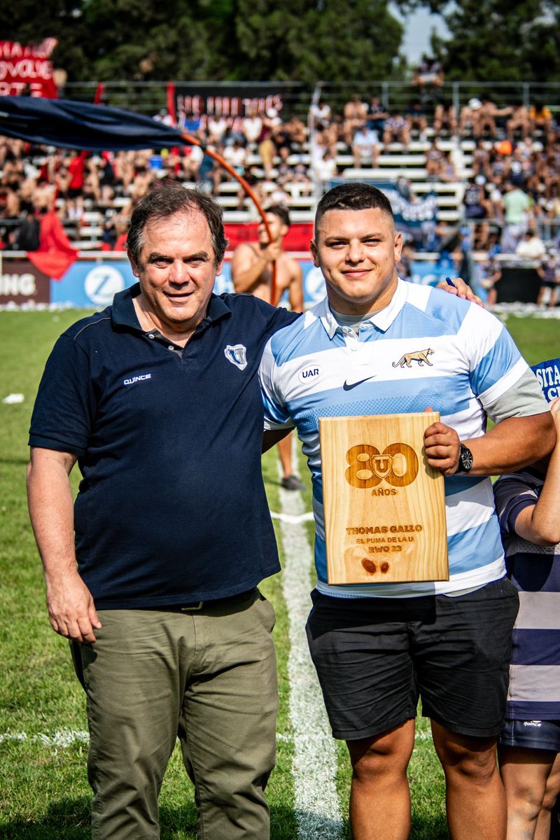 #TorneoDelInterior | En el marco de la final del Torneo del Interior A Copa Zurich, Universitario de Tucumán le realizó un homenaje a Thomas Gallo, “El Puma de la U”, que viene de disputar el Mundial de Francia 2023 con <a href="/lospumas/">Los Pumas</a> 💪

¡Felicitaciones! 👏

#LaUniónDeTodos