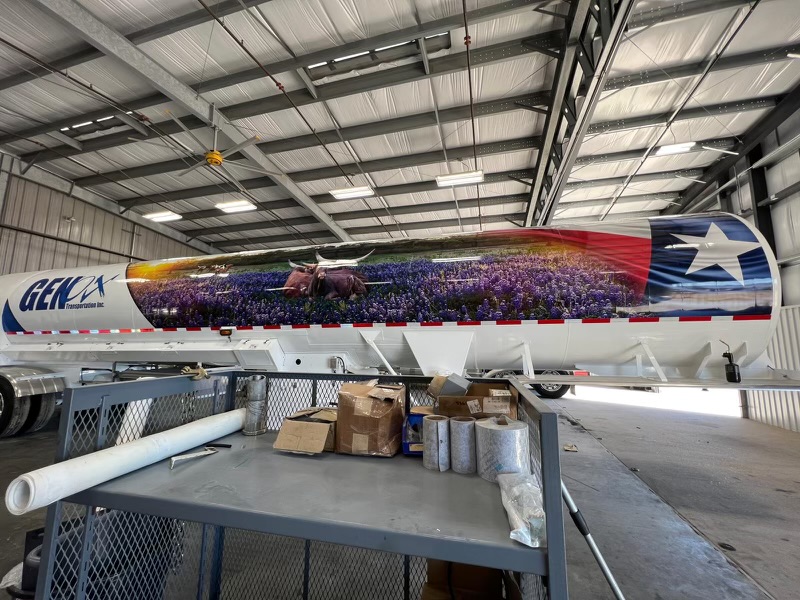 Interstateimage's tweet image. 🎉Thrilling Announcement! The Genox Texas Meadows tanker is set to hit the road sporting a dynamic new appearance, and we're ecstatic to unveil it to you!
Presenting our latest tanker truck wrap work 🚚 #GenoxTexasMeadows #TruckWrapReveal #InterstateImage