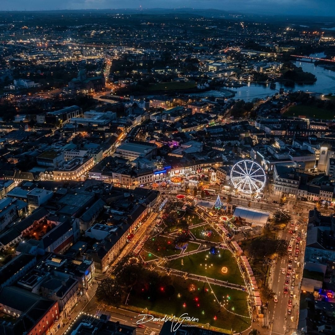Just Galway all lit up & looking a little bit magical... ✨🎡🎄😍

📸 David McGowan Photography
📍 Galway, Ireland

#ChristmasMarket #Magical #ChristmasLights #EyreSquare #Galway #Ireland #VisitGalway