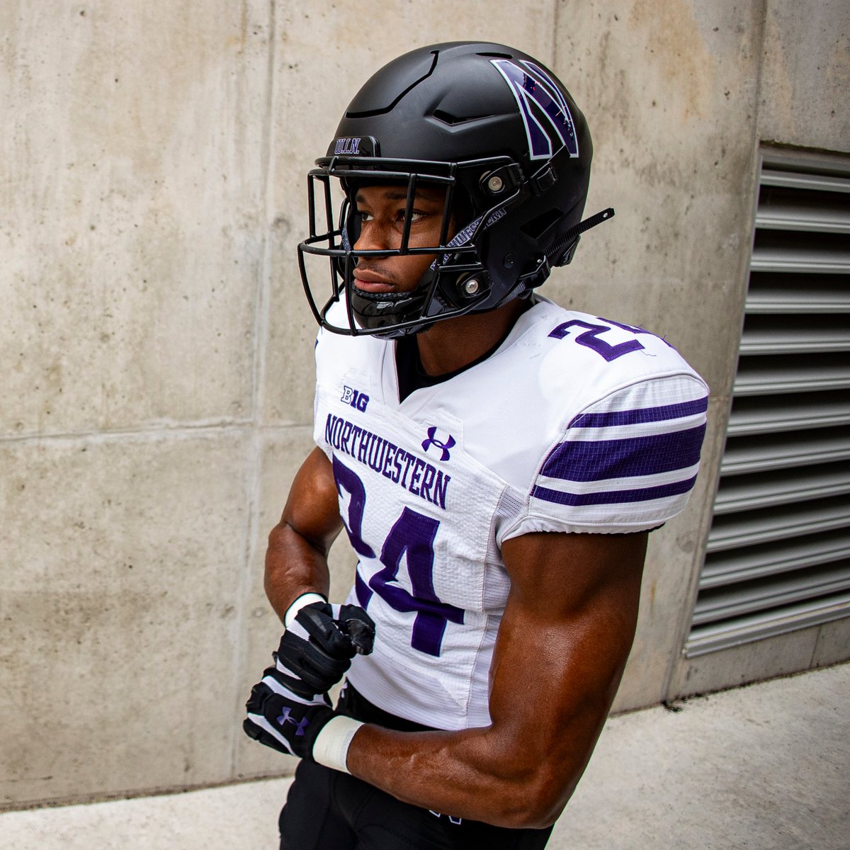 NUFBFamily's tweet photo. Sharpening the horns 😈 https://t.co/4DmV0ZcYuH