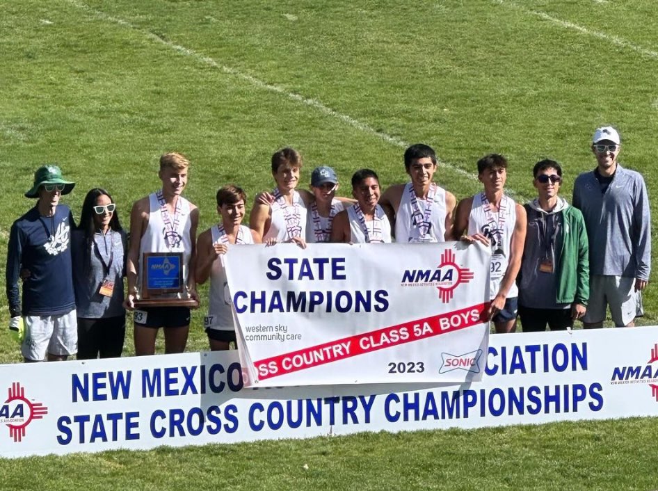 _RRHSathletics's tweet image. Rio Rancho XC Sweeps the team state championships!!