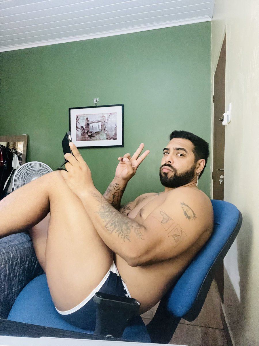 fabi_year's tweet photo. Me leva pra tomar banho na piscina da sua casa? https://t.co/ZUNzPfvuKh