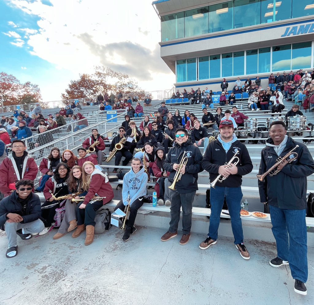Mr. DellaMonica (@gchsdellamonica) on Twitter photo Way to “pep” up the crowd band! #wearegcmb <a href="/MrByrneGCMusic/">Mr. Byrne</a> <a href="/Garden_City_HS/">Garden City HS</a> Way to “pep” up the crowd band! #wearegcmb <a href="/MrByrneGCMusic/">Mr. Byrne</a> <a href="/Garden_City_HS/">Garden City HS</a>
