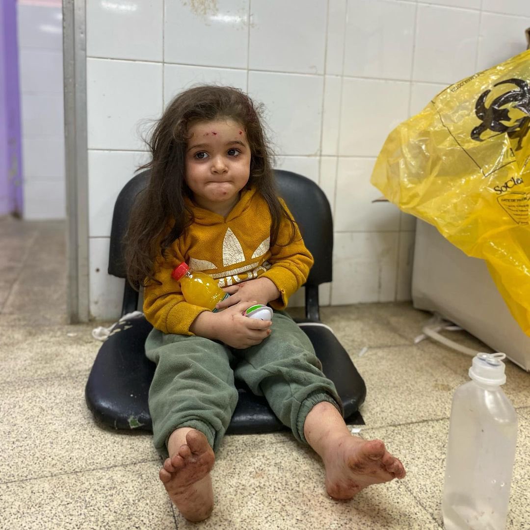 Alhamdhulillaah's tweet image. This is 3 year-old Julia who lost both her parents after Israeli occupation airstrikes...