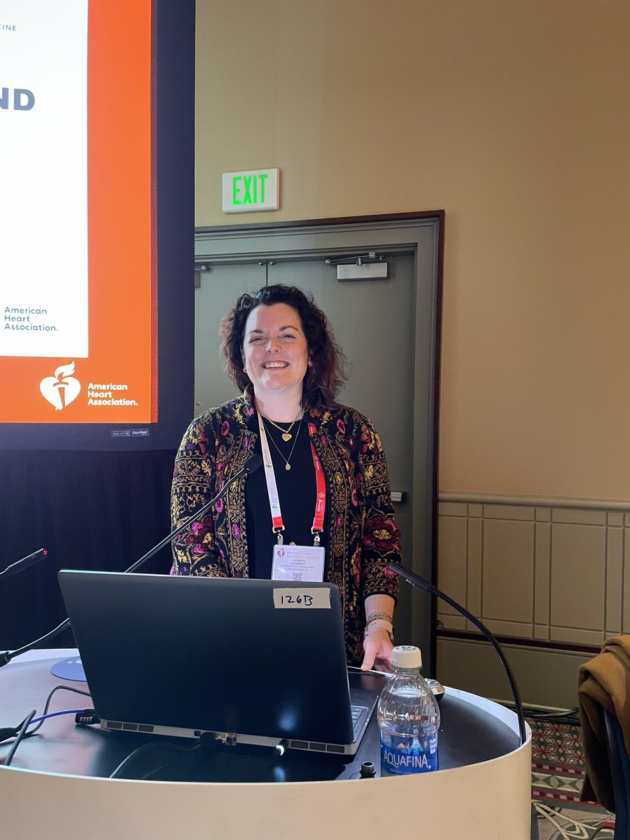 Up next in the Lipids and Inflammation in Atherosclerotic Plaques Session at #AHA23 is @LizzHenn presenting a Lnc(RNA) between COX-2 and Cardioprotection.