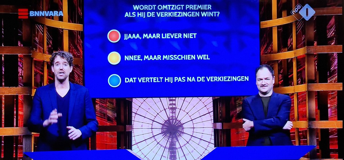 marcelbar8's tweet photo. Terwijl politici behoorlijk voorzichtig zijn om Pieter #Omtzigt te hard aan te vallen in deze verkiezingscampagne, legt #eventothier zijn zwakke eigenschap(pen) binnen de kortste keren gelijk genadeloos bloot. 
Wat ben ik blij dat dit programma terug is op de buis. https://t.co/AQtPv0Ho91