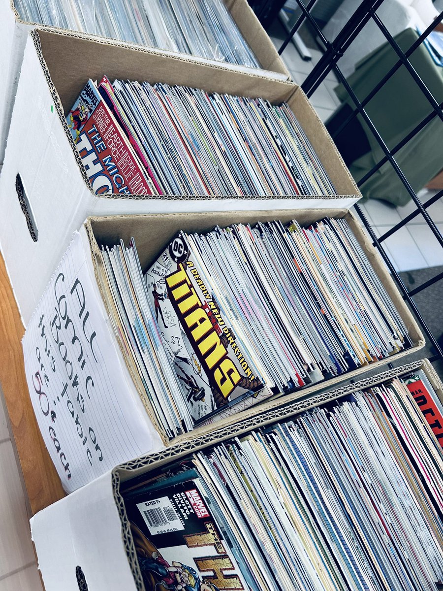 This gives me anxiety 😬 
No bags and boards ‼️‼️‼️
#ComicBooks #WeekendThoughts #SaturdayVibes 📚