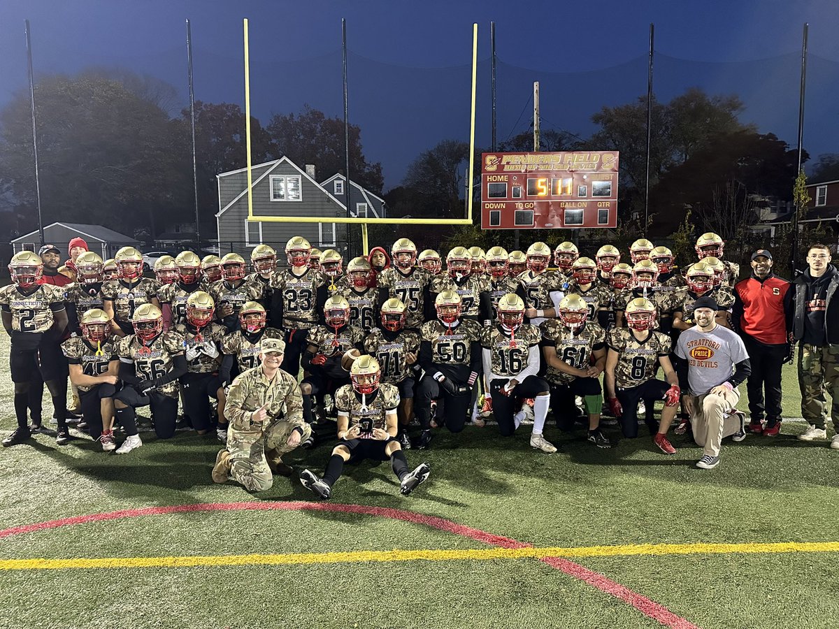 StratfordFootb1's tweet photo. Veterans Day, honoring all those who have served 🪖🇺🇸 Proud to have participated in a Salute to Service Game last night. Thank you @CTArmyGuard for sponsoring our jerseys and supporting our SHS community throughout the school year. #cthsfb #VeteransDay #ServiceAndSacrifice https://t.co/HYBkVIVzmA