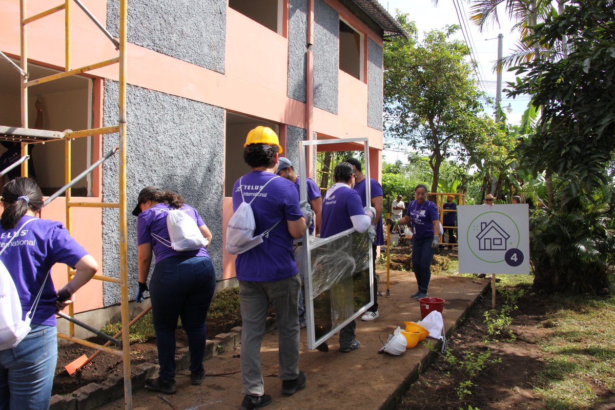 aldeassosSV's tweet photo. En esta edición de #TELUSDaysofGiving, más de 1,100 colaboradores de #TELUSInternational se unieron para continuar la rehabilitación de la fase 2 del #CentroComunitario SOS en Santa Tecla. Jornada llena de solidaridad y compromiso comunitario. 🤝🌍 #WorkingForABetterFuture https://t.co/VYLVawaXEl