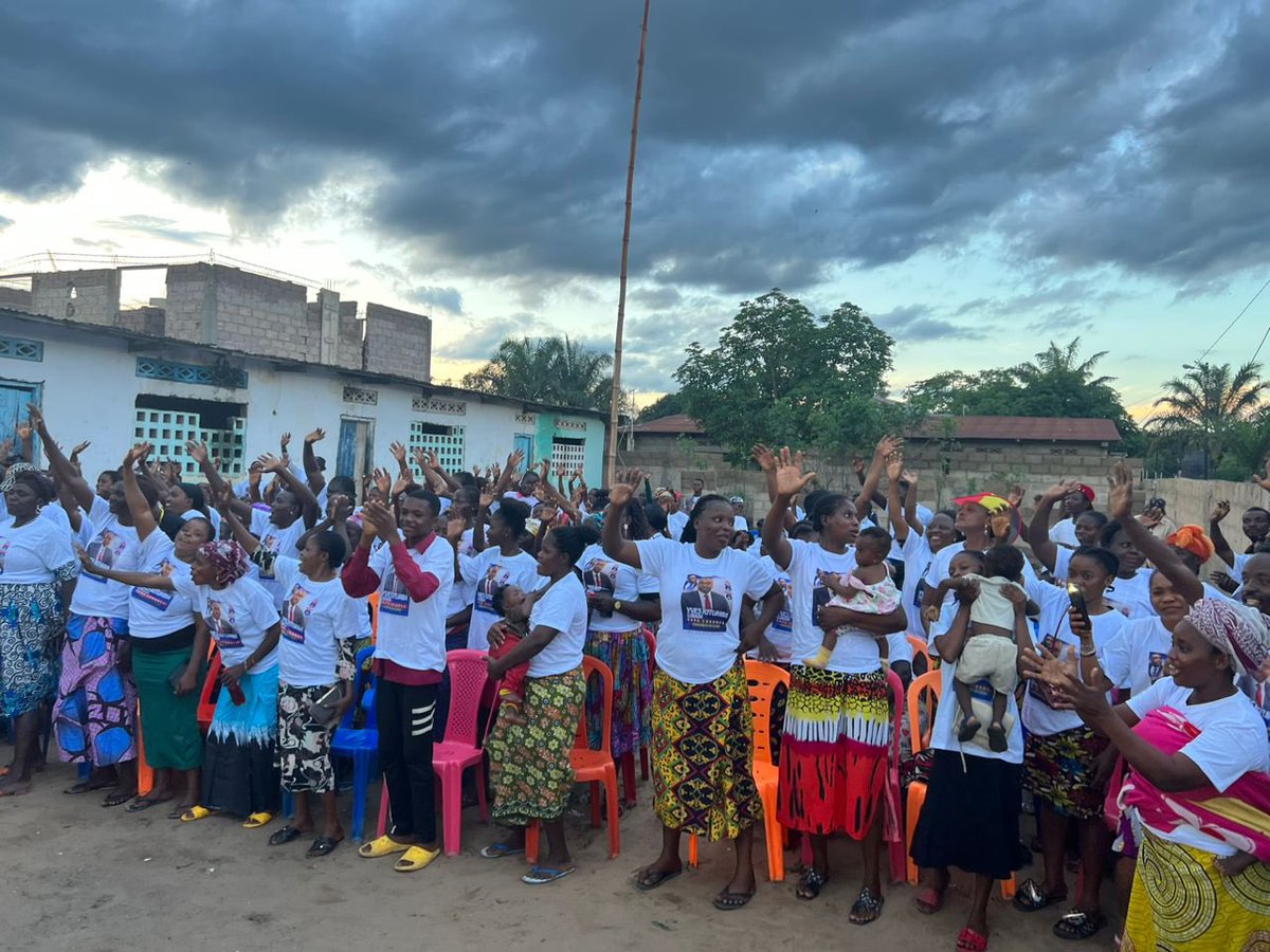 kakese_leon's tweet photo. #RDC Yves KITUMBA @sghyves, surnommé affectueusement par sa base «Papa LUKUNGA » et porte-étendard de la « Génération des bâtisseurs » a continué ce samedi 11 Novembre 2023, sa tournée à LUTENDELE- KOWEÏT dans la commune de Mont-Ngafula dans le but de consolider la base pour une victoire écrasante du MLC aux élections du 20 décembre 2023.
Bon vent ✔️