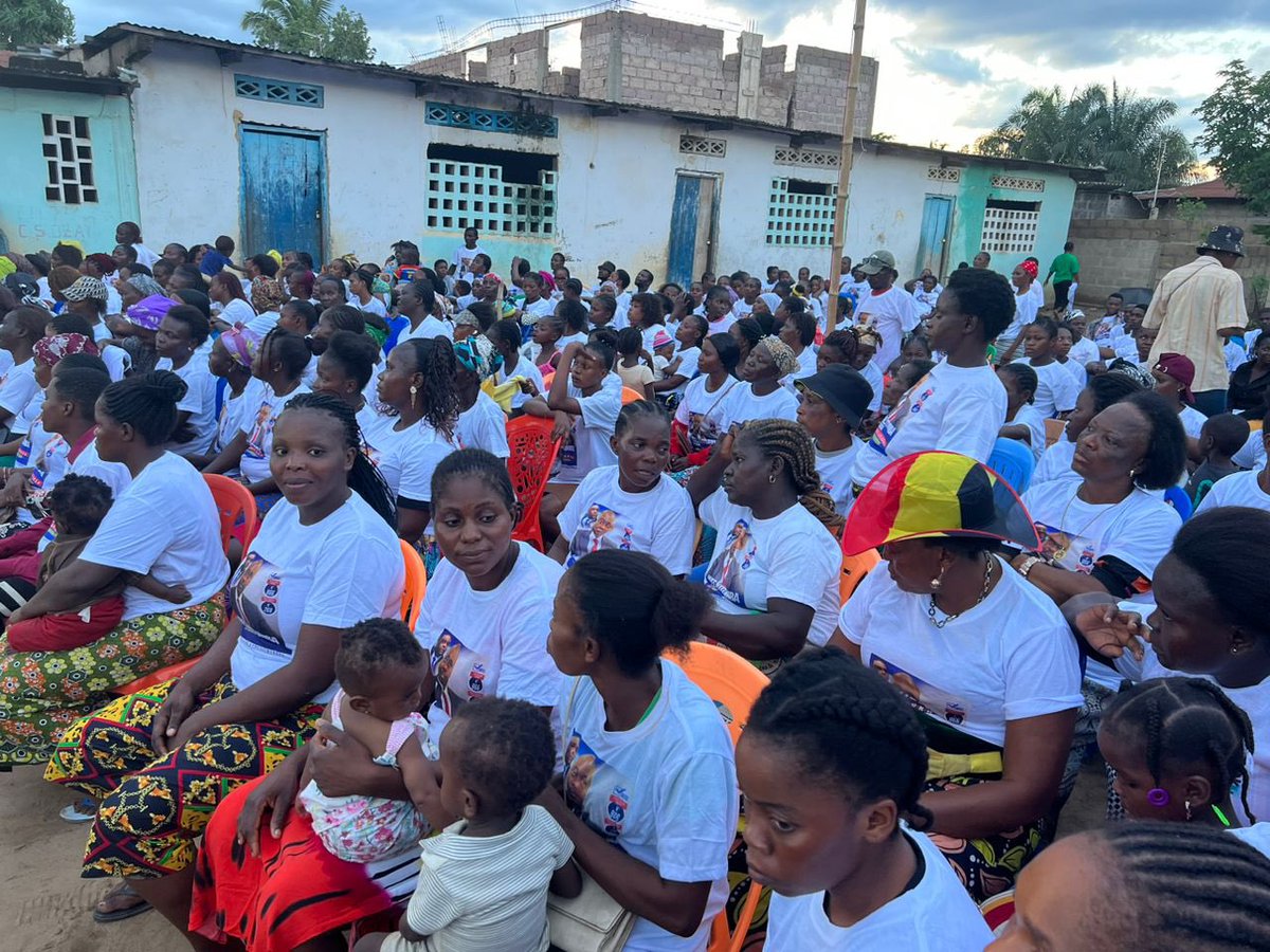 kakese_leon's tweet photo. #RDC Yves KITUMBA @sghyves, surnommé affectueusement par sa base «Papa LUKUNGA » et porte-étendard de la « Génération des bâtisseurs » a continué ce samedi 11 Novembre 2023, sa tournée à LUTENDELE- KOWEÏT dans la commune de Mont-Ngafula dans le but de consolider la base pour une victoire écrasante du MLC aux élections du 20 décembre 2023.
Bon vent ✔️