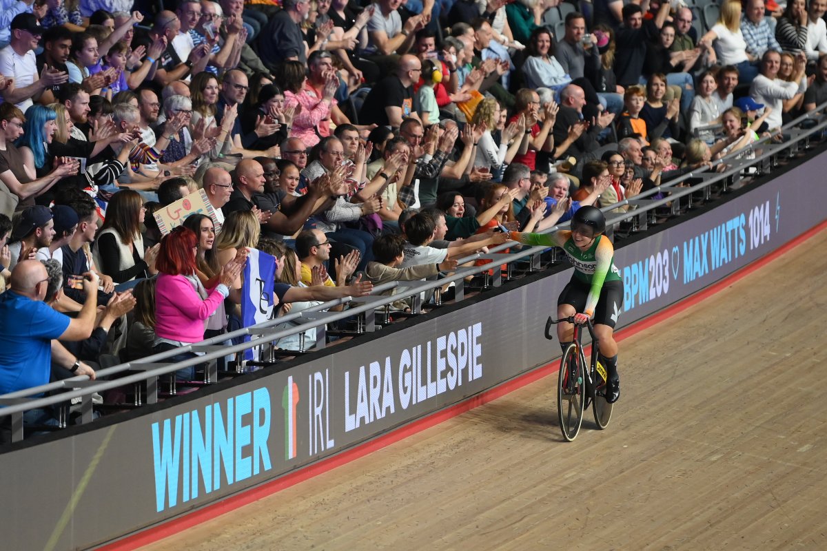 🔄 Women's Elimination Race results 🥇 - Lara Gillespie 🇮🇪 🥈 - Anita YvonneStenberg 🇳🇴 🥉 - Katie Archibald 🇬🇧 An Irish win in London, and a superb ride from Lara Gillespie to claim her first win of the season! #UCITCL