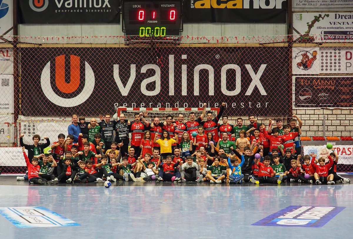 atleticonovas's tweet photo. O regreso da pel VERMELLA 

Os puntos quedan en casa‼️
Enorme afección 🚣‍♀️🚣‍♀️

⏱️ min 60
🤾🏽 VALINOX NOVÁS 28⚔️22 TRASMAPI UD IBIZA HANDBOL CLUB EIVISSA https://t.co/h2E0lnMF8F