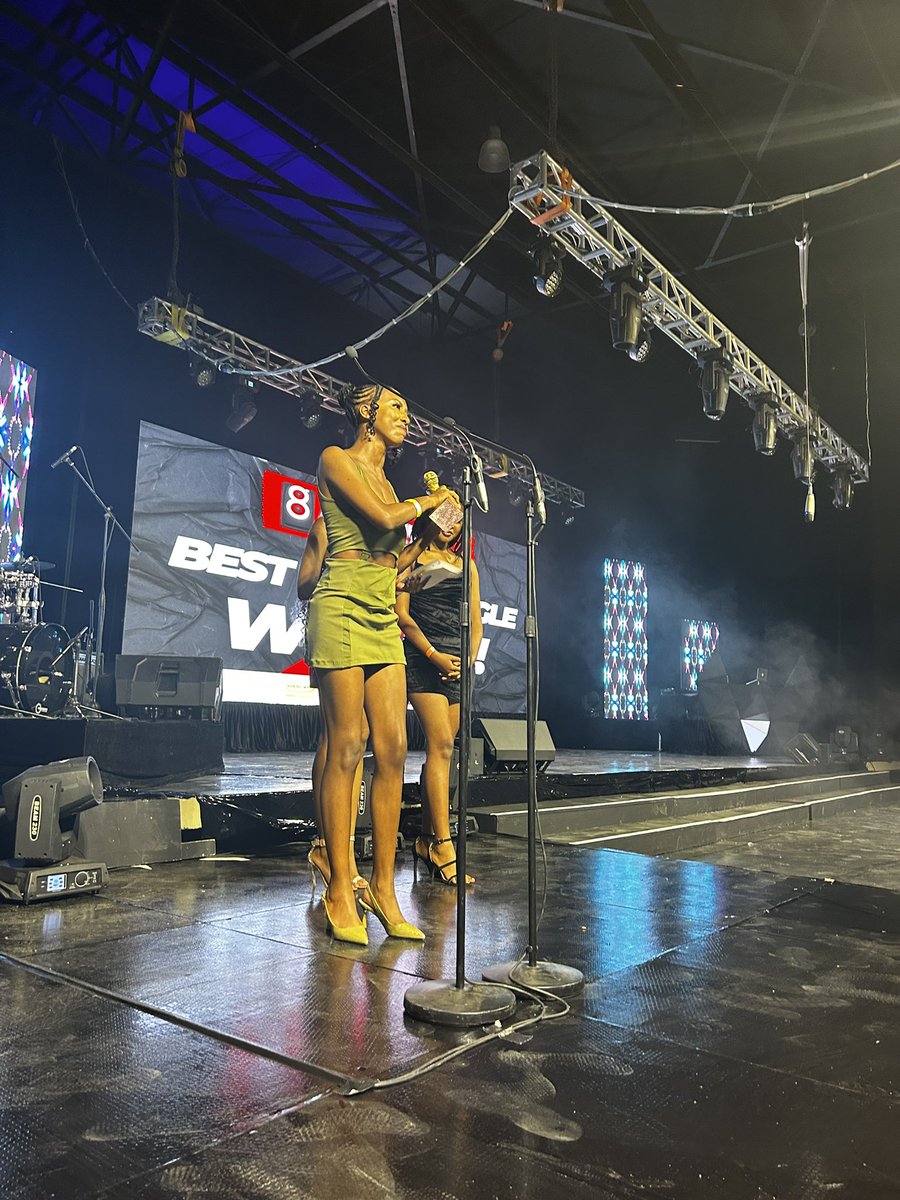 yaronafm's tweet image. Amantle Brown and De General walk away with the YAMA award for best dance single for their song Go Monate. A nice time it is indeed. Help us congratulate the duo…
#ItsYamasSeason #YAMAs #DripTillInfinity