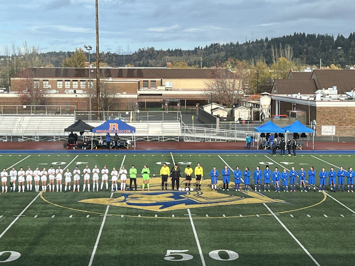 MrsMacKinnonFHS's tweet photo. 0-0 at the half. Let’s go FHS Trojans! We got this. #togetherwerfife #fifehighschool #wiaa #statesoccerplayoffs #fifetrojans https://t.co/S85Hyt5FGx