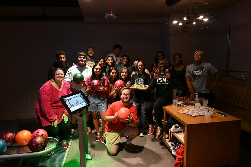 JStukes06's tweet photo. Another first-gen student celebration week in the books! Students participated in various events including an upstate first-gen bowling takeover and the induction of our first class of Alpha Alpha Alpha national honor society members.  #firstgen #celebratefirstgen #woffordfirsts https://t.co/jFIiQhqmHz