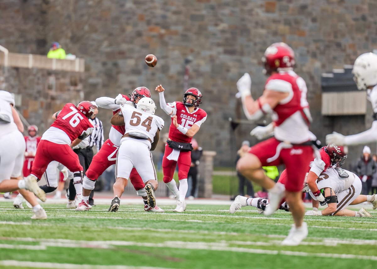 Have a day, Jake!

In his first-career start, the first-year goes 28-34 for 360 yds and three TDs. 

He ties the program record for most passing yards in a game from a first-year QB, good for the 11th-highest passing yardage total in Colgate history!

#GoGate | #ThreeForTheGate