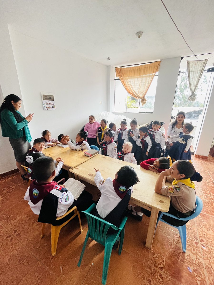 abimaelobando's tweet photo. ✅Día histórico al organizar el Grupo Organizado el Triunfo fruto del trabajo de los jóvenes voluntarios #OYIM que dedicaron un año para trabajar como voluntarios en Cajamarca  
✅Están dejando 2 clubes: Uno de Aventureros y otro de Conquistadores y una feligresía de 25 miembros. https://t.co/W6PjMkdKaS