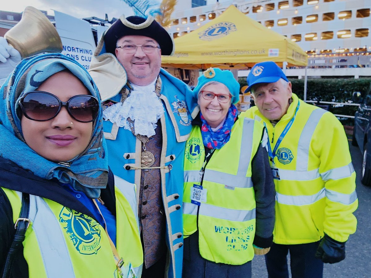 Out with Worthing Lions. The amazing FREE Firework display from Worthing Pier was an amazing event. The event is brought to you by a partnership between the Worthing Lions and Worthing Town Centre Initiative.