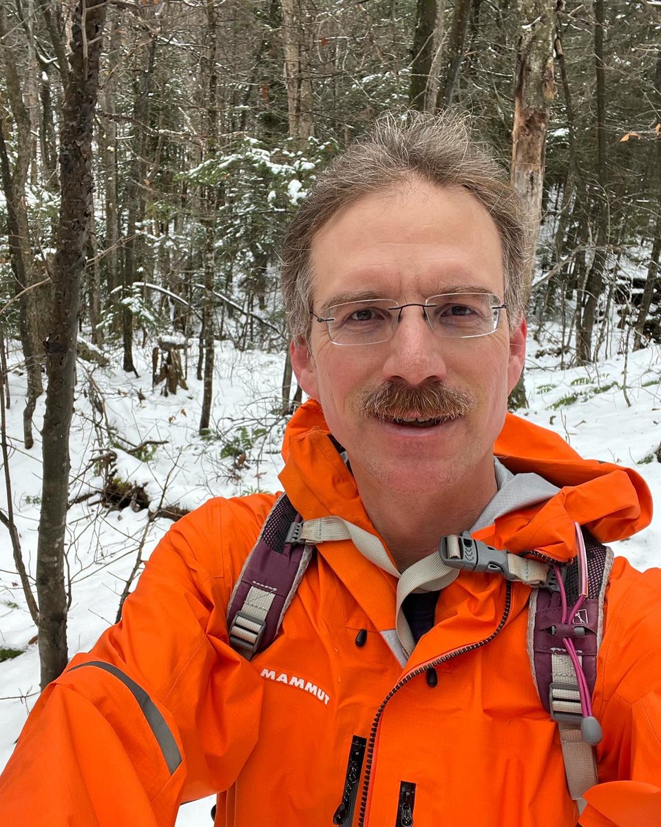 ✨Spotlight: Dr. Florian Schroeck - Attending VA / Urologic Oncology
 
From: Germany
Family: 1 wife, 3 kids, 1 cat
Why Dartmouth Urology: I love the outdoors &amp; the team!
Hobbies: Hiking, skiing, sailing, biking, kayaking

Happy #VeteransDay ft. one of our great VA attendings 🇺🇸