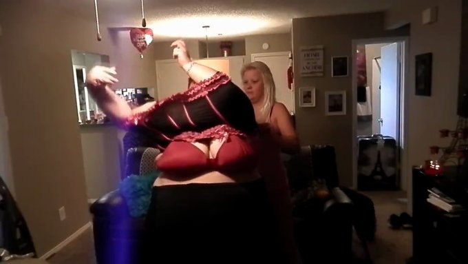 Corset tryon https://t.co/bN9FnhgrWn #realloyalfans https://t.co/xq1508AgGX<a href="/tag/realloyalfans"class="tags">#realloyalfans</a>