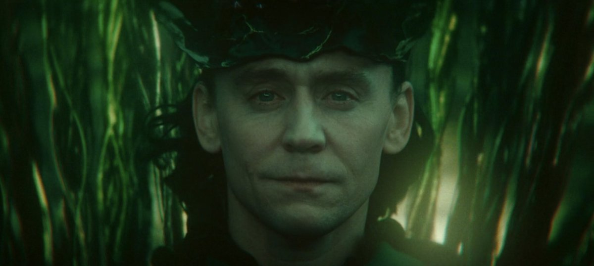 hiddlesIoki's tweet photo. i find it so sweet that no matter if loki went on his journey though ragnarok, at the tva after the avengers, or even a as variant, he always sacrificed himself in the end. it’s like tom hiddleston said loki always has the same capacity for good no matter the version https://t.co/ETXJnd2HmK