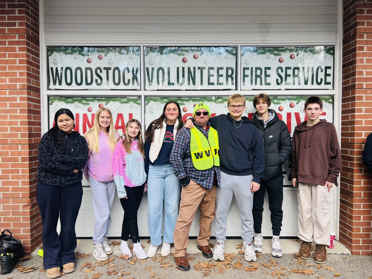 The following TMHS students helped collect $8,550.00 and over 900 toys this morning at the 18th annual Woodstock Toy drive for TEEG and Putnam Resource Center. 
Angel Sherpa, Keira Cotter, Paige Frenier, Samantha Podgorica, Luke Senosk, Jackson Santos and Jesse Cimochowski.