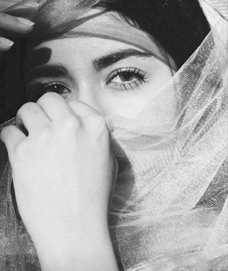 قال:
لم أخبركِ بهذا الشيء الأحبّ إلى قلبي
أننا حين ڪنّا نتعانق بالحروف
ڪانَ هَمْسُكَ يعانقُ قلبي
و أنا أ؏ـانقڪ وڪأنني أضـ؏
دائـࢪة حـول الإجـابـة الصحيحة...!!
وبعد..
تكون القهوة أَلذ
وهي سَاخنة 
والهدِية أَجمل
 إِذا كنت مفاجأةً 
والا هتمام أَصدق
 عندما لَا يسبِقه طلب و لا عتب ..🥀