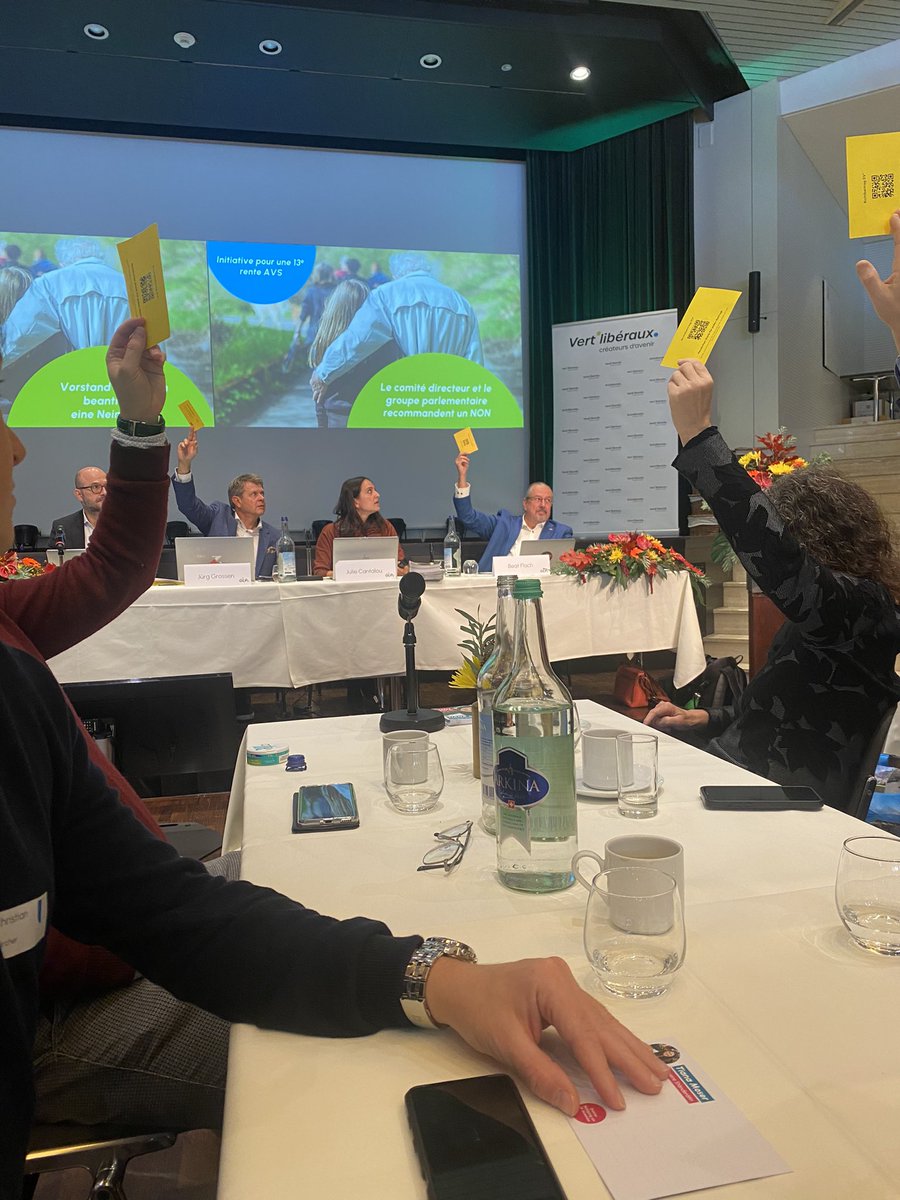 Heute an der DV der <a href="/grunliberale/">Grünliberale Schweiz</a> in Thun: 

JA zur BVG-Reform
NEIN zur 13. AHV Rente
JA zur Renteninitiative, auch wenn die Partei sich für die NEIN-Parole entschieden hat. 

Damit auch wir eine gute Rente haben! Reformstau lösen!