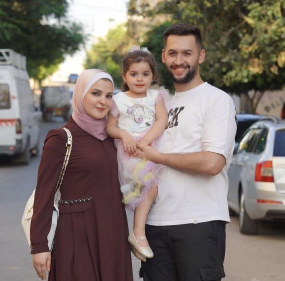 jacksonhinkle's tweet photo. 💔🇵🇸 Julia (3 years old) lost her only family to an ISRAELI BOMBING! https://t.co/CrZKiWkTIA