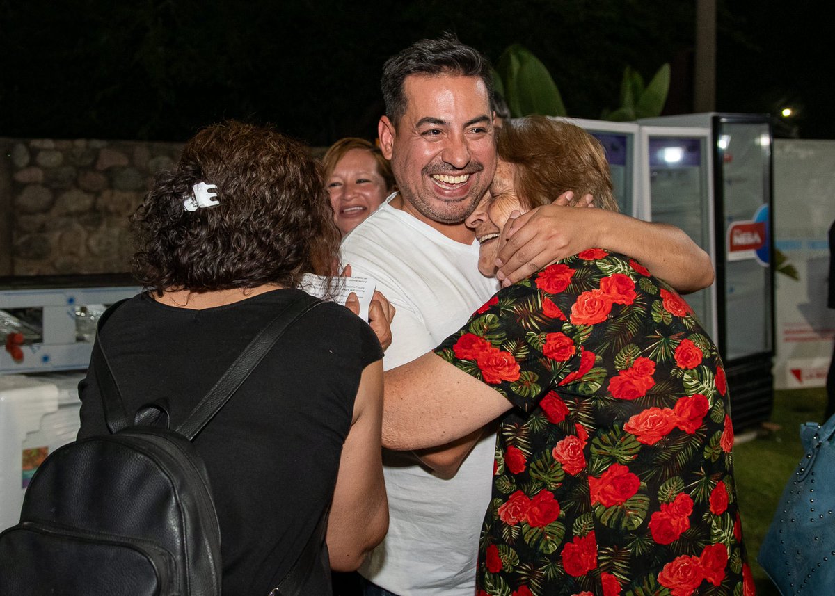 Lxs riojanxs acompañamos a <a href="/QuintelaRicardo/">Ricardo Quintela</a> porq es un gobernador que sigue generando oportunidades, herramientas de trabajo y crecimiento. Para continuar con estas políticas, tenemos con quien 🙌🏽 <a href="/SergioMassa/">Sergio Massa</a> Presidente! 

<a href="/GobDeLaRioja/">Gobierno de La Rioja</a> 
<a href="/LrDesarrollo/">Min. de Desarrollo, Igualdad e Integración Social</a> 
<a href="/turcomenem/">Alfredo Menem</a> 
<a href="/griherreraa/">Gry.H♡</a>