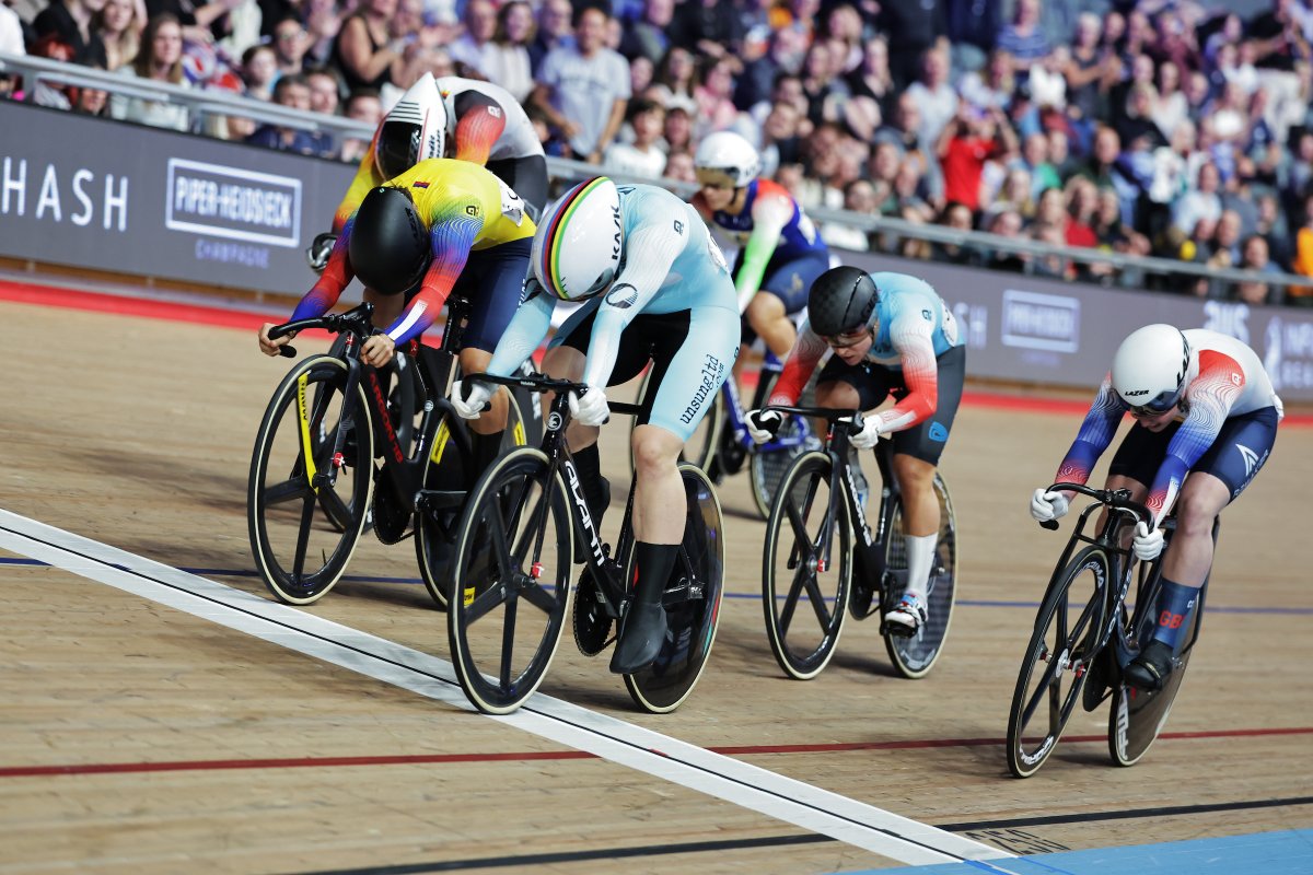 Women's Keirin results💥 🥇 - Ellesse Andrews 🇳🇿 🥈 - Martha Bayona Pineda 🇨🇴 🥉 - Emma Finucane 🇬🇧 THE WORLD CHAMP'S DONE IT! 🌈 #UCITCL