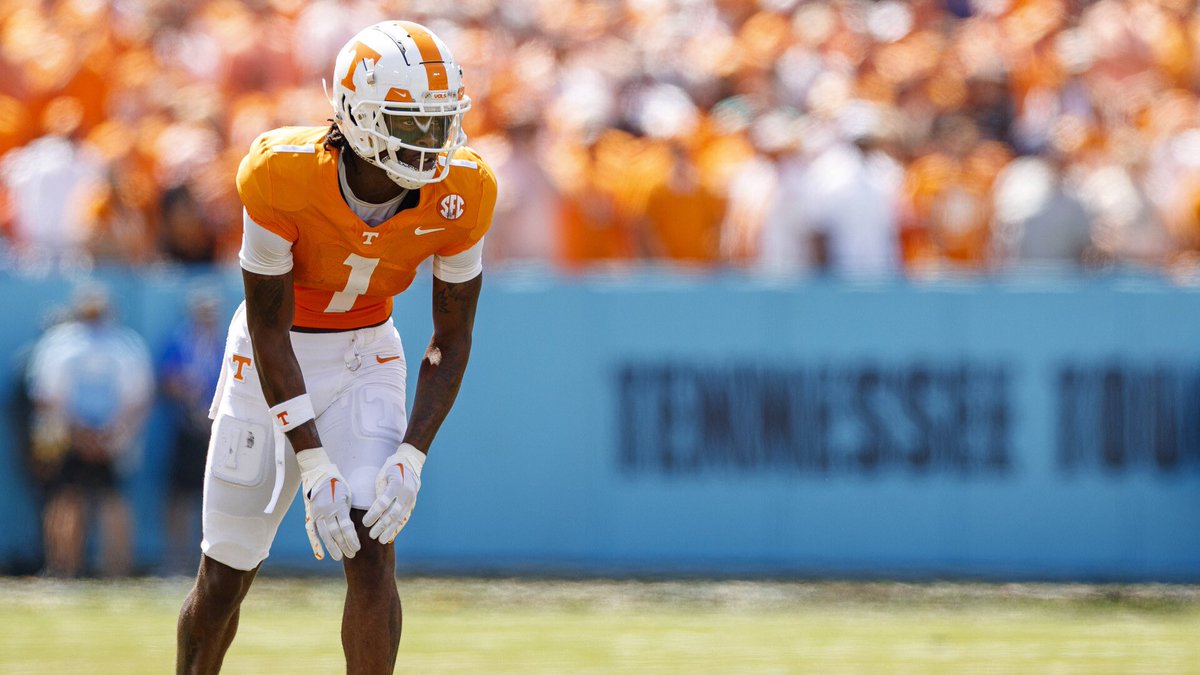 WHAT A CATCH!!!

Milton➡️Thornton for SIX!!!

#Vols lead 7-3