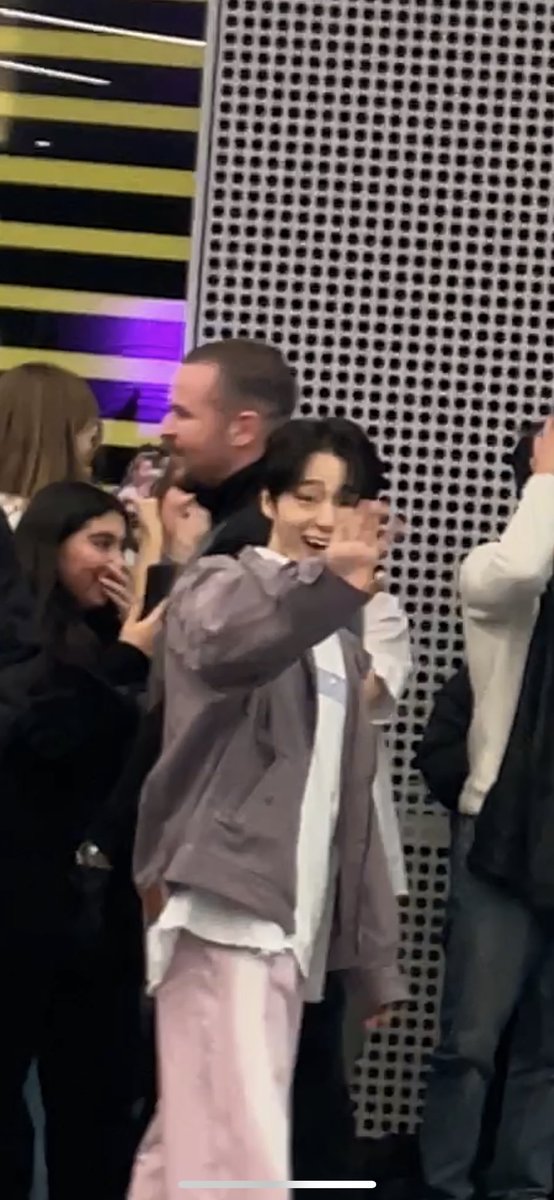 oneus_in_europe's tweet photo. woong noticing me at the kidol event.. I still have to process this 😭💙 https://t.co/dg9nwzNasK