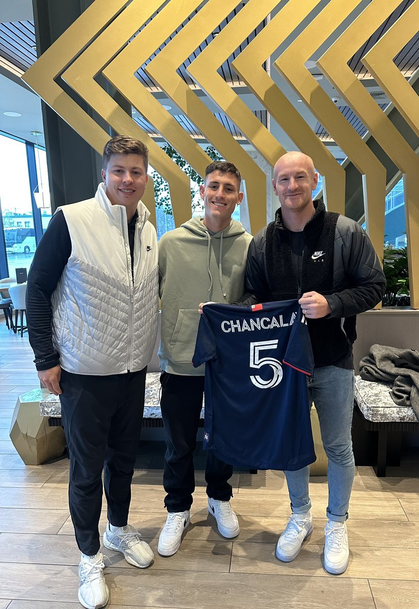 Nicholas Woodruff tweet media