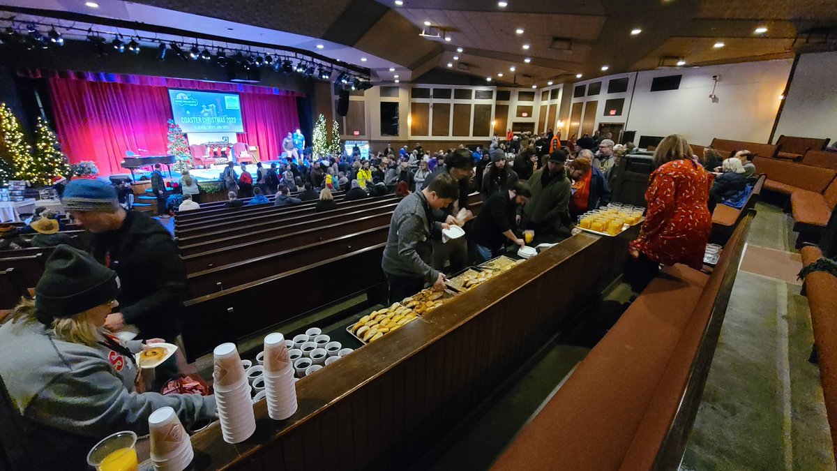 ACE_HoA's tweet photo. A record 230 attendees gathered to kick off #CoasterChristmas at @SDCAttractions. Everyone was treated to cinnamon rolls before Regional Rep Paul Drabek welcomed the group. Dalton Fischer and Brad Thomas from SDC also talked about the new Fire in the Hole #RideWithACE https://t.co/gNwQrAcqfO