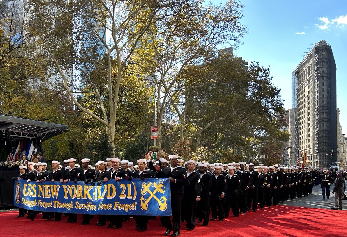 @FleetWeekNYC @navyleaguenyc @USFleetForces @NavyOutreach @US2ndFleet @USNavy & @USMC impressed at #NYC #VeteransDay2023 parade as crew of USS NEW YORK & @NavyLeagueUS @seacadets proudly marched down 5th Ave. Thanks to @navyleaguenyc @FleetWeekNYC @US2ndFleet @SECNAV @CMC_MarineCorps & @USNavyCNO for amazing support. #SeaPower #Freedom