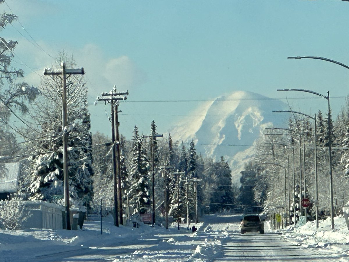 gomer2323's tweet photo. #MtRedoubt from Marydale in #Soldotna https://t.co/PU3qQ91ESE