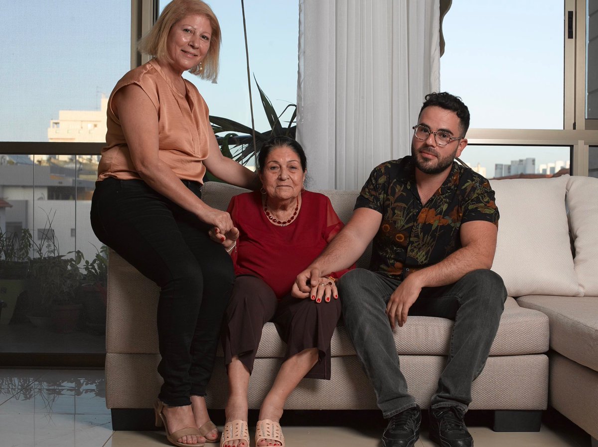 HenMazzig's tweet image. As a teenager in Iraq my Jewish grandmother watched her best friend raped and killed and another friend shot along her 8 siblings and her mother.

150,000 Jews lost everything and were forced to leave to Israel, the only country to accept them.  My father and his family were part…