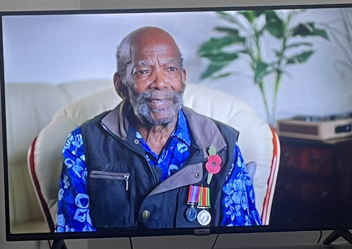 LiammH_'s tweet image. That FLA muppet shouting “ain’t no black in a Union Jack” at the ceasefire march down london today.

Bet he’s got no medals, just a shite life wasted by hate for something he doesn’t even understand 

Brainless Cunt 🇬🇧🇵🇸
