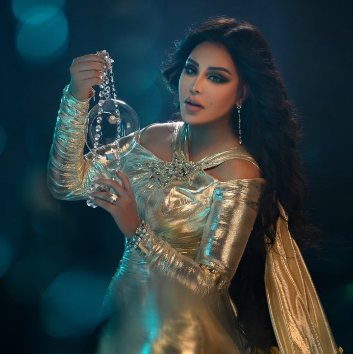 الملكة #احلام تسيء لليتكتوكر اللبنانية #فاتيما:

"من درى عنك يا انتي كتييير راح نشتاق لكم اما الاعتذار والا الافلاس يالله بدي روحي اعملي لي تبوله جوعانه 🇸🇦"