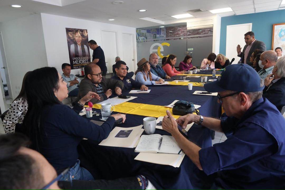 MaLuisaOrtegaL's tweet photo. Nuestro deber siempre será con Venezuela, el Secretariado Nacional de @EnCiudadanoVzla junto a nuestra Pdte. @DelsaSolorzano nos congregamos para trabajar por la Libertad de la nación

Ahora y en el futuro debemos mantenernos unidos por y para nuestra nación #UnidosSomosMejores https://t.co/BFKqnndtd3