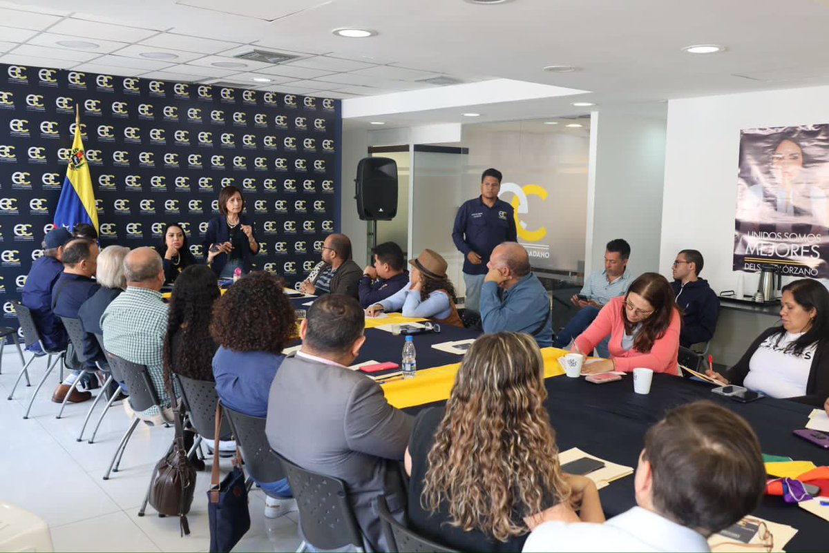 MaLuisaOrtegaL's tweet photo. Nuestro deber siempre será con Venezuela, el Secretariado Nacional de @EnCiudadanoVzla junto a nuestra Pdte. @DelsaSolorzano nos congregamos para trabajar por la Libertad de la nación

Ahora y en el futuro debemos mantenernos unidos por y para nuestra nación #UnidosSomosMejores https://t.co/BFKqnndtd3
