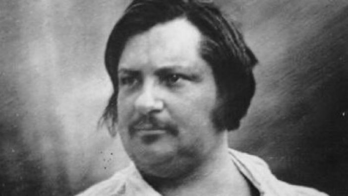 coherence_e's tweet image. « Les belles âmes arrivent difficilement à croire au mal, à l'ingratitude, il leur faut de rudes leçons avant de reconnaître l'étendue de la corruption humaine. »
Honoré de Balzac
