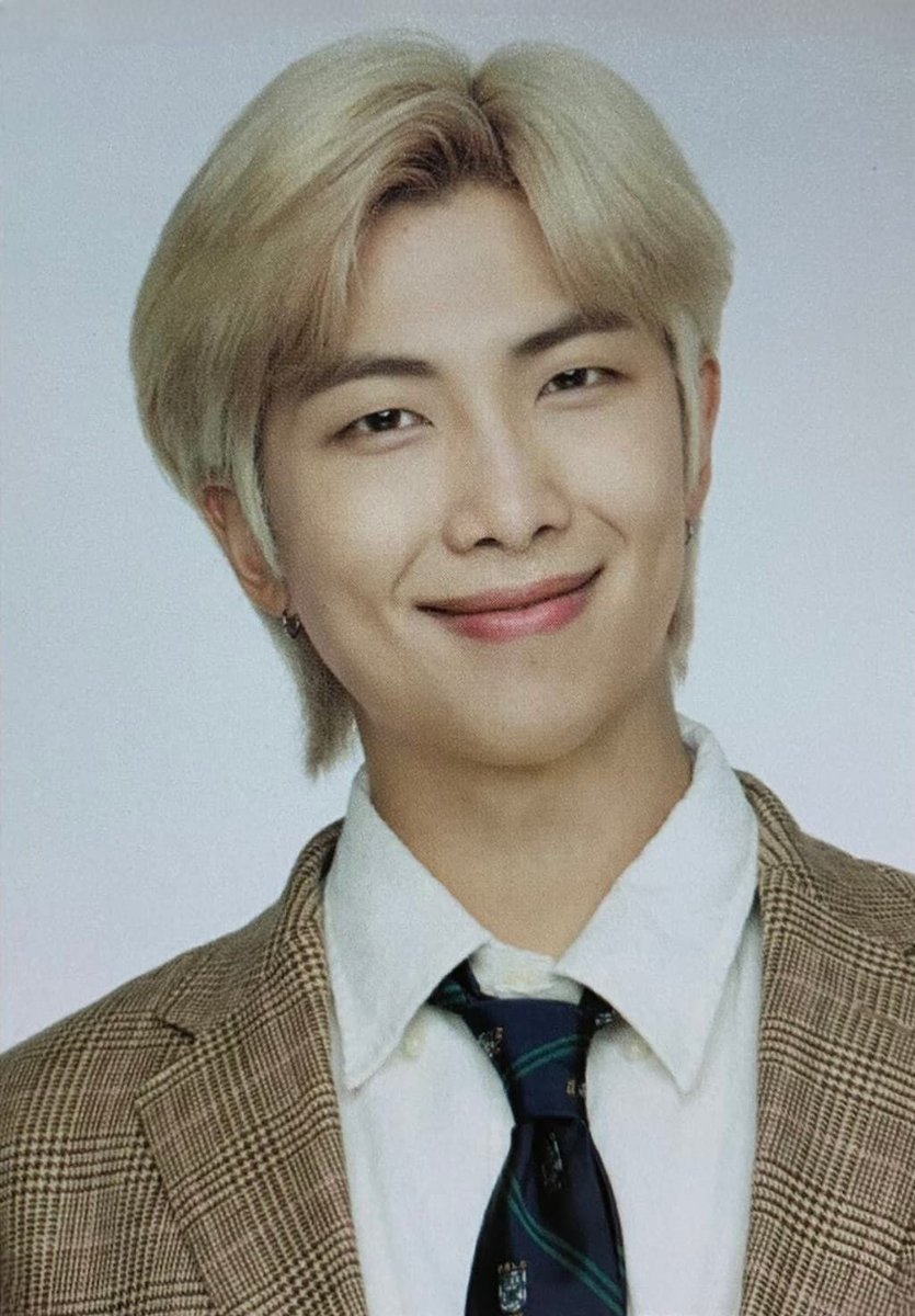 beyondtheakward's tweet photo. Xylitol Smile to Smile Project with BTS photocard scan
#btsscan https://t.co/Z7C5nUUPEU