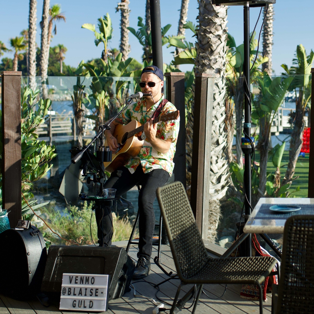 Live music, salt air, and a view that takes your breath away. 

#paradisepointsd #livemusic #sandiego #discovermissionbay #sandiegofoodies #sdfoodie #sandiegoeats #eatsandiego #sdfoodscene #youstayhungrysd #visitsandiego #visitsd #visitcalifornia #missionbeach #missionbay